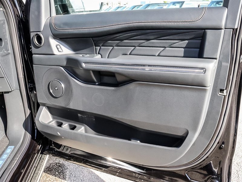 2024 Ford Expedition Max Platinum Max 4x4| BLUE CRUISE| 2ND ROW CAPTAINS