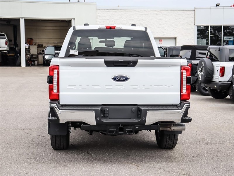 2026 Ford F-250 XLT 4WD SuperCab 8' Box