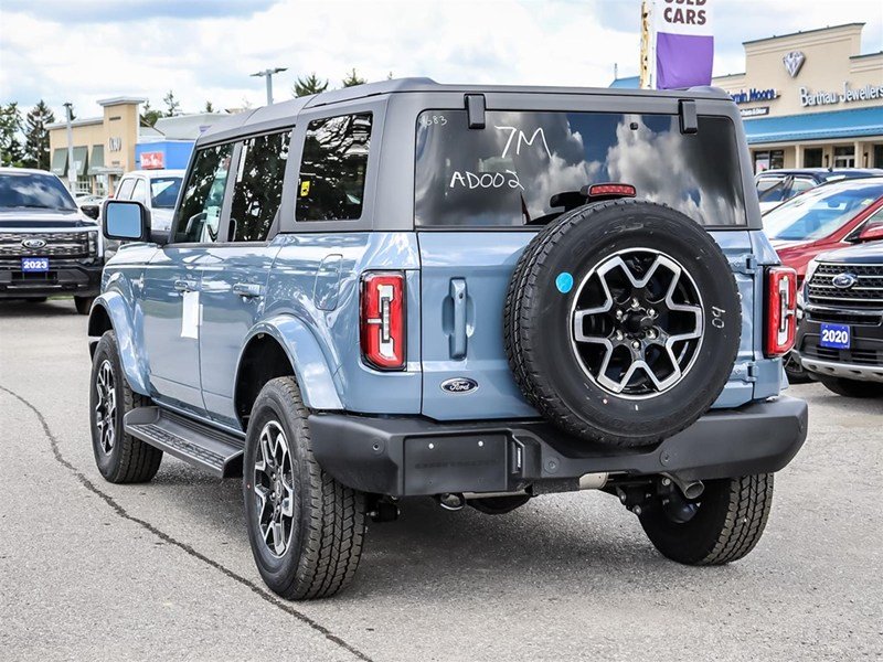 2025 Ford Bronco Outer Banks 4 Door 4x4