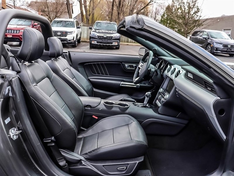 2017 Ford Mustang 2dr Conv EcoBoost Premium