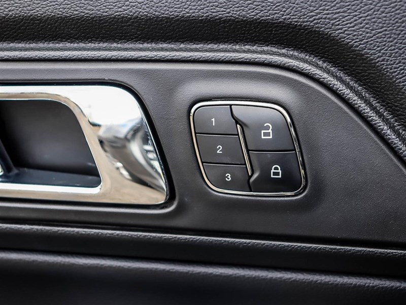 2017 Ford Mustang 2dr Conv EcoBoost Premium