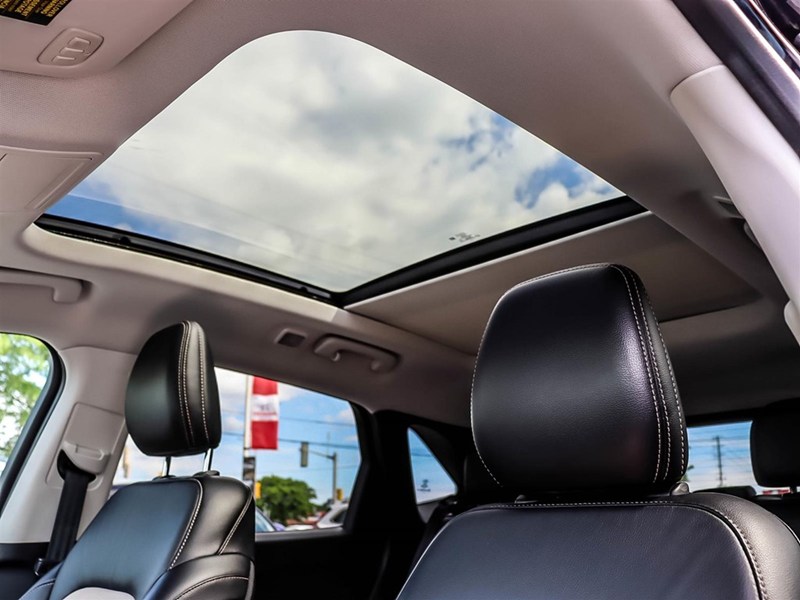 2021 Ford Escape Titanium Hybrid AWD