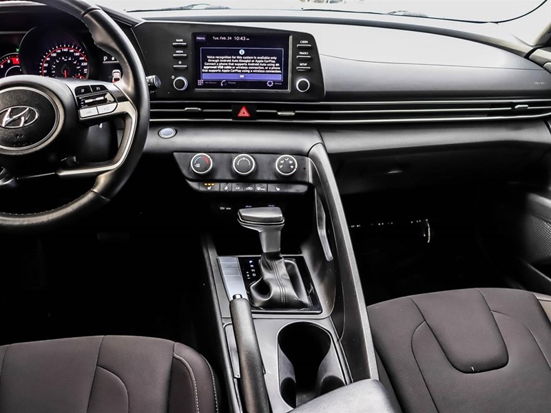 2023 Hyundai Elantra Preferred IVT