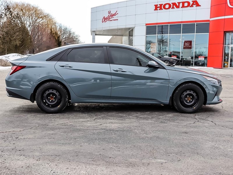 2023 Hyundai Elantra Preferred IVT