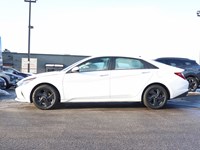 2022 Hyundai Elantra Preferred IVT