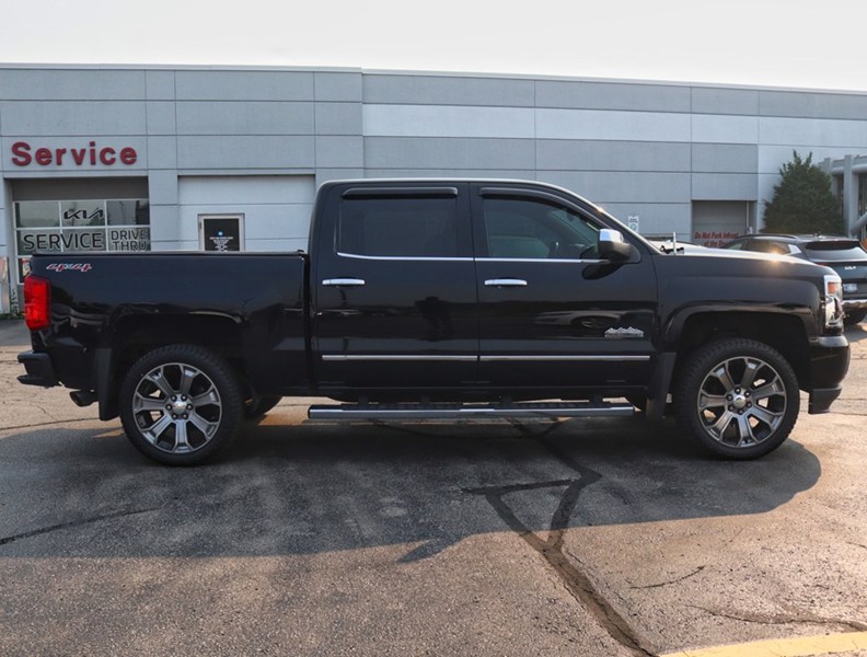 2017 Chevrolet Silverado 1500 HIGH COUNTRY 5.3L-PENDING SOLD