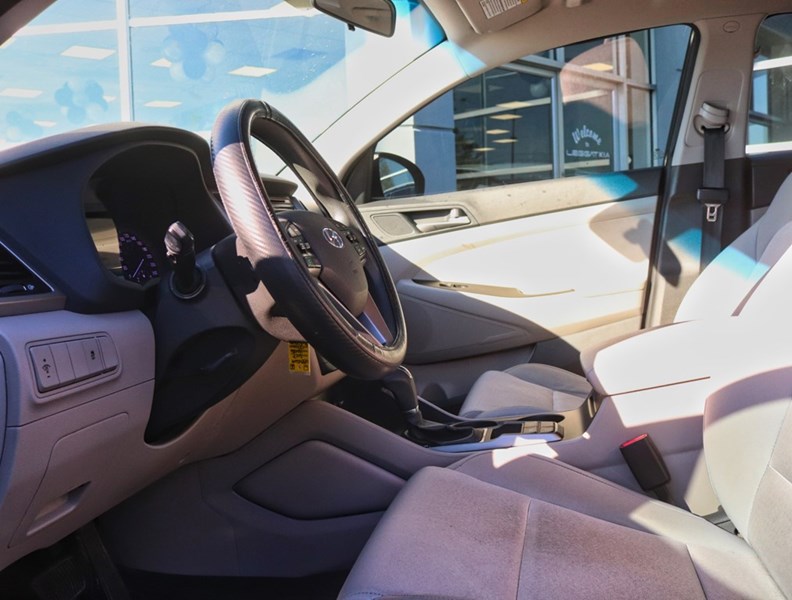 2017 Hyundai Tucson ONE OWNER/CLEAN CARFAX/ AWD
