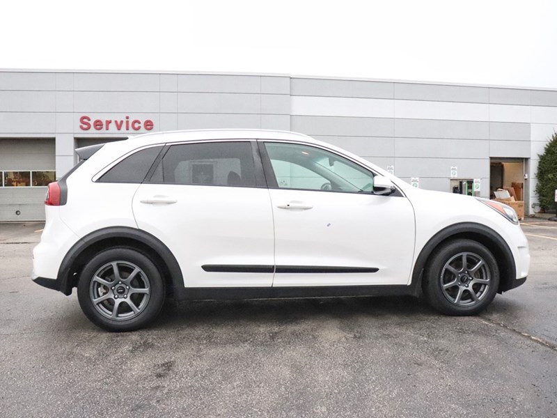 2018 Kia Niro EX Hybrid | Heated Seats | Carplay | Android Auto