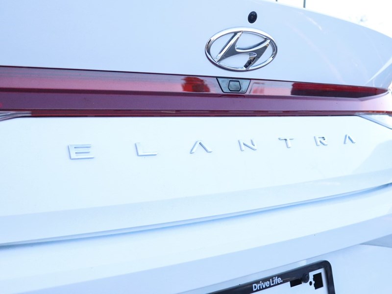2022 Hyundai Elantra Preferred IVT