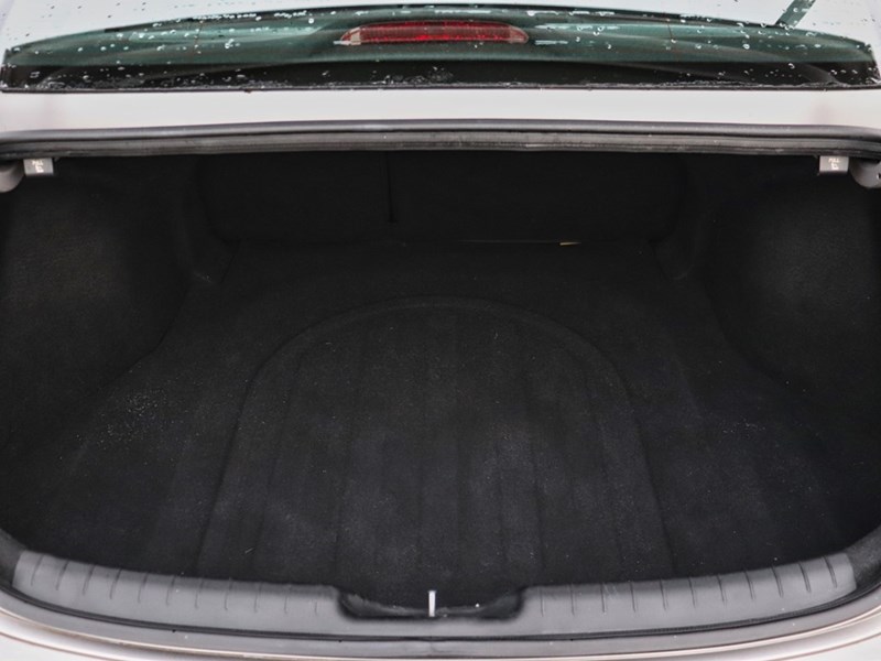 2023 Hyundai Elantra HEV Luxury | Heated & Cooled Seats | Great Fuel Saving