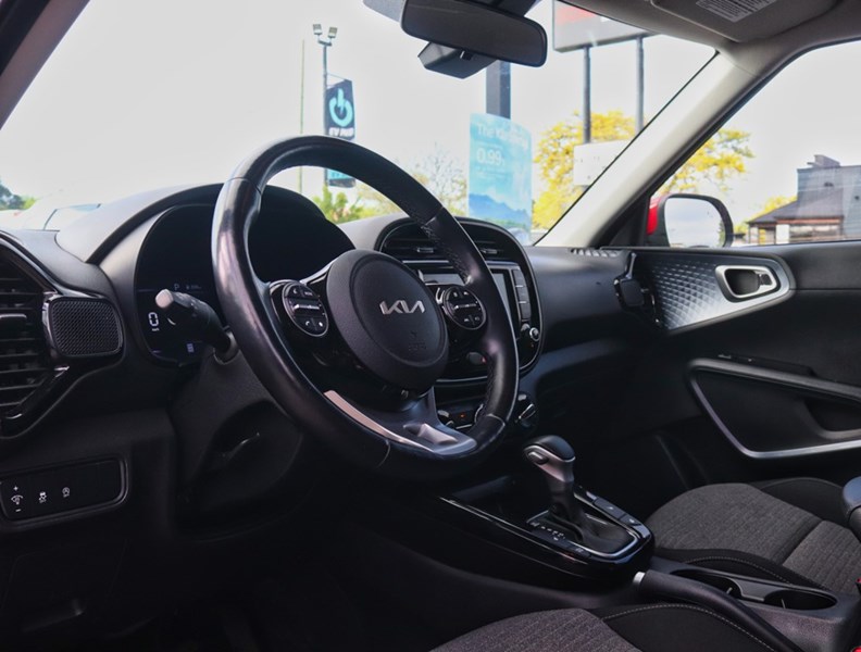 2023 Kia Soul EX IVT