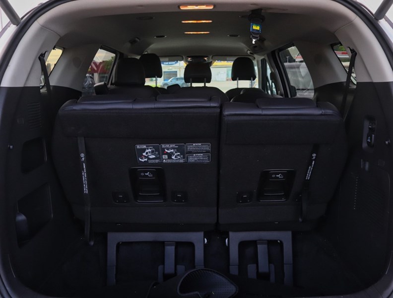 2025 Kia Carnival Hybrid 1000 KM/TANK/BEST IN CLASS 3 ROW/BOUGHT HERE