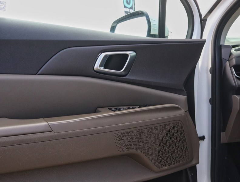 2025 Kia Carnival Hybrid 1000 KM/TANK/BEST IN CLASS 3 ROW/BOUGHT HERE