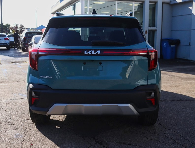 2025 Kia Seltos LX FWD