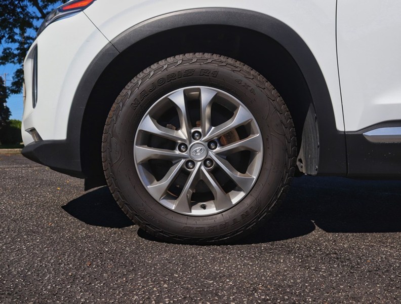 2019 Hyundai Santa Fe 2.4L Essential AWD w/Safety Package