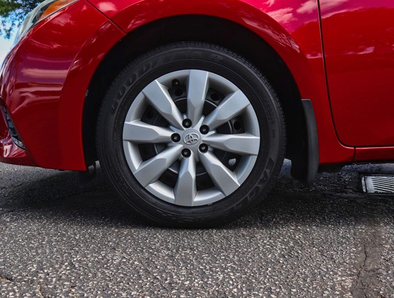 2015 Toyota Corolla 4dr Sdn CVT LE