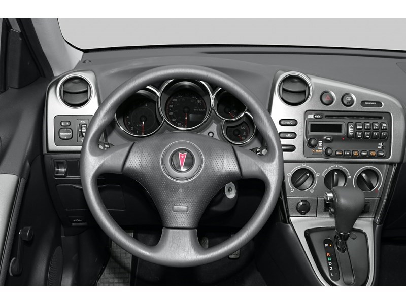 2005 Pontiac Vibe 4dr Wgn FWD Interior Shot 3