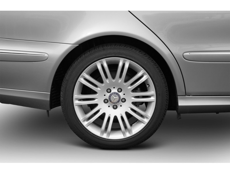 2008 Mercedes-Benz E-Class 4dr Sdn 3.5L 4MATIC Exterior Shot 5