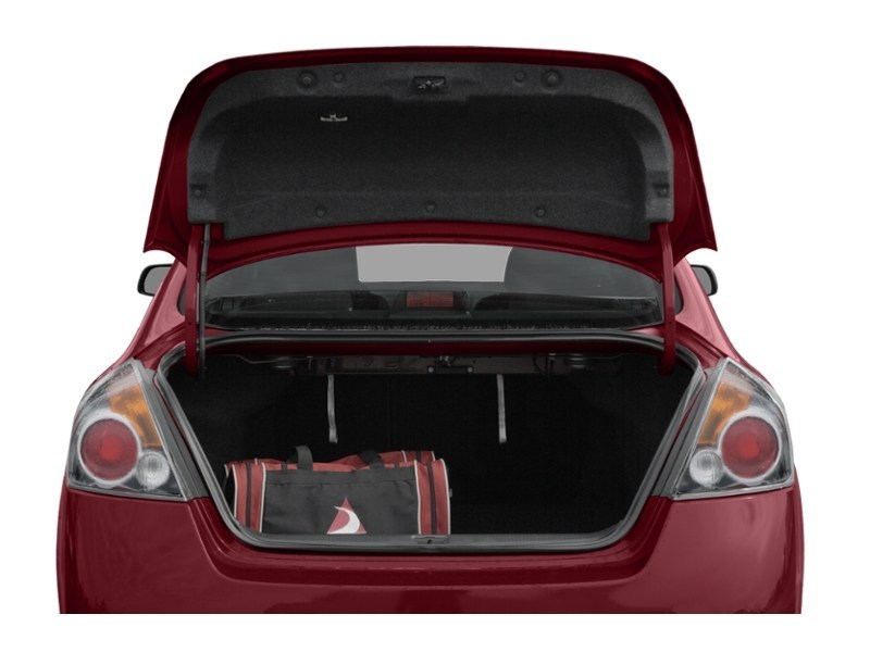 2008 Nissan Altima 4dr Sdn I4 Man 2.5 Exterior Shot 4