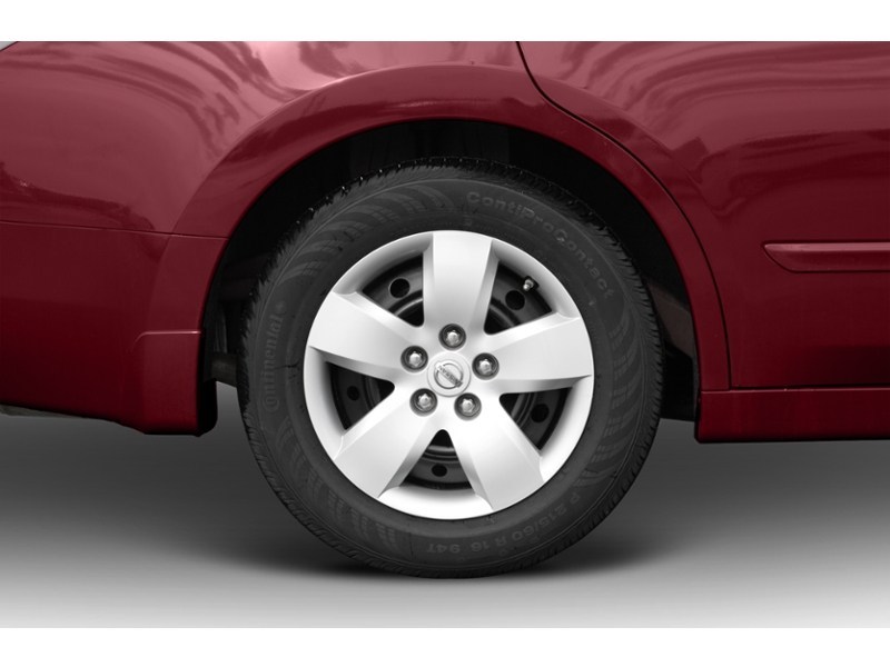 2008 Nissan Altima 4dr Sdn I4 Man 2.5 Exterior Shot 5