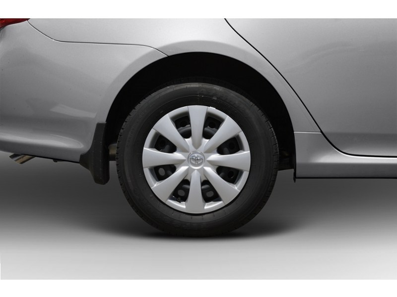 2009 Toyota Corolla 4dr Sdn Auto CE Exterior Shot 5