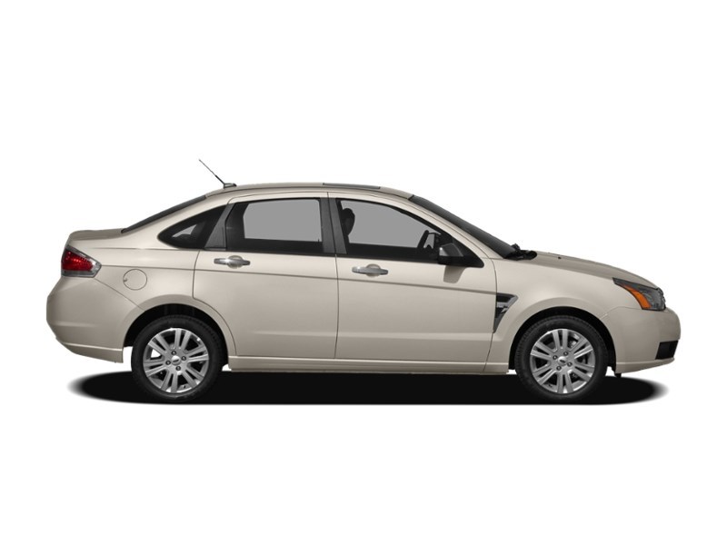 2011 Ford Focus 4dr Sdn SE Exterior Shot 11