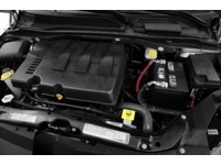 2011 Volkswagen Routan 4dr Wgn Comfortline Exterior Shot 3