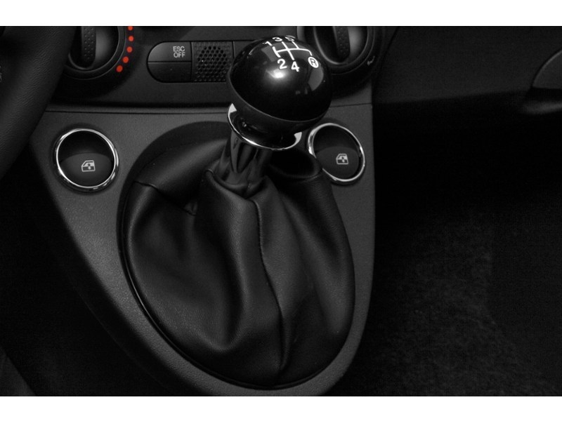 2015 FIAT 500 2dr HB Pop Exterior Shot 12