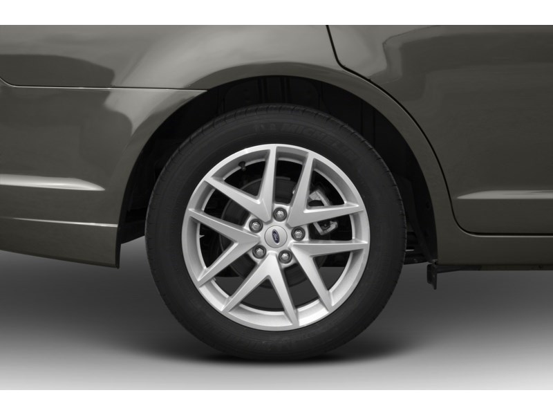 2012 Ford Fusion 4dr Sdn SE FWD Exterior Shot 5