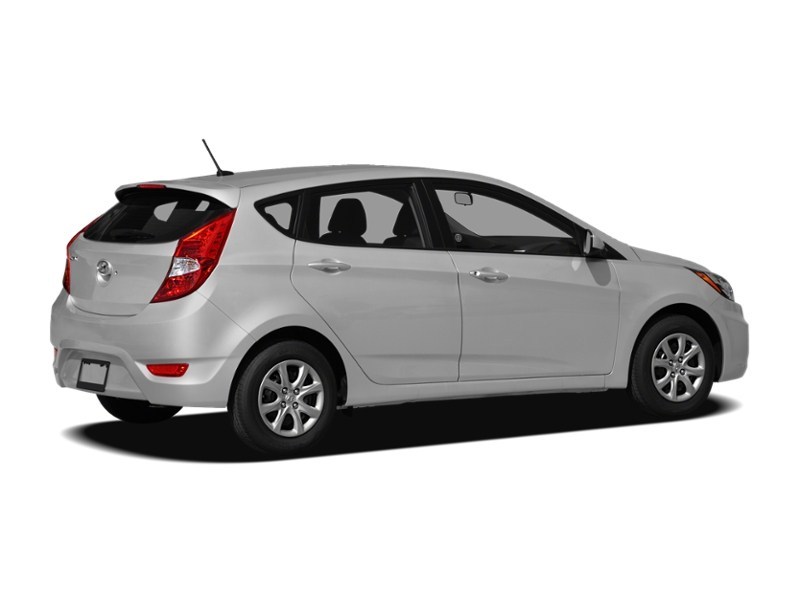 2012 Hyundai Accent 5dr HB Auto GL Exterior Shot 2