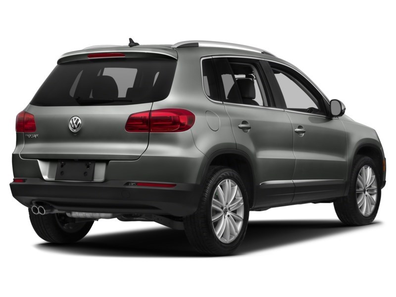 2017 Volkswagen Tiguan 4MOTION 4dr Wolfsburg Edition Exterior Shot 2