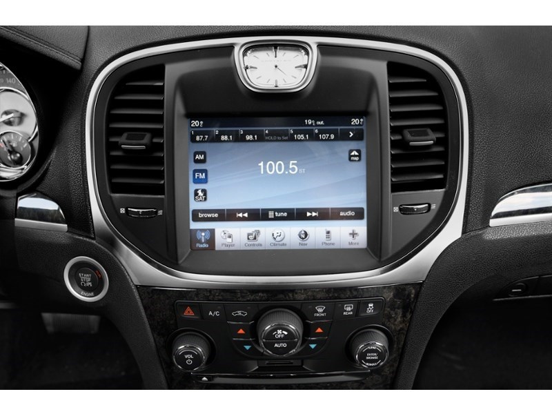 2013 Chrysler 300 4dr Sdn Touring RWD Interior Shot 2