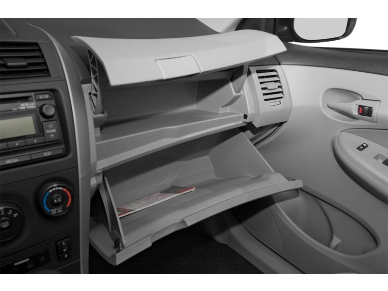 2013 Toyota Corolla 4dr Sdn Man CE Interior Shot 4