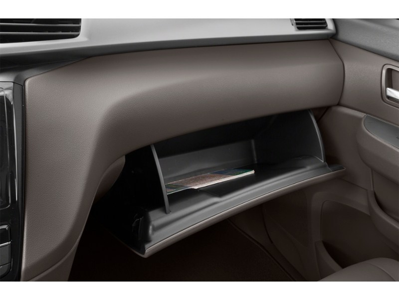 2015 Honda Odyssey 4dr Wgn EX-L w/Navi Interior Shot 4