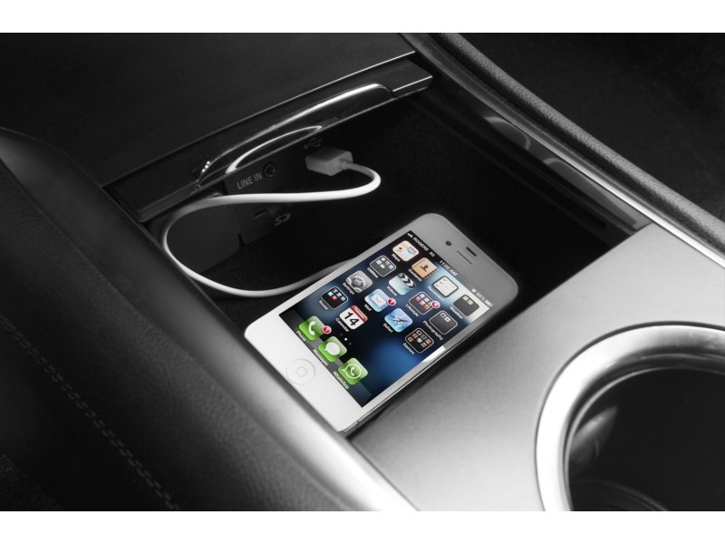 2017 Lincoln MKC AWD 4dr Reserve Exterior Shot 13