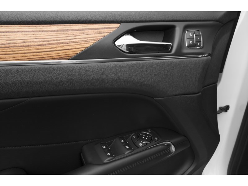 2017 Lincoln MKC AWD 4dr Reserve Exterior Shot 14