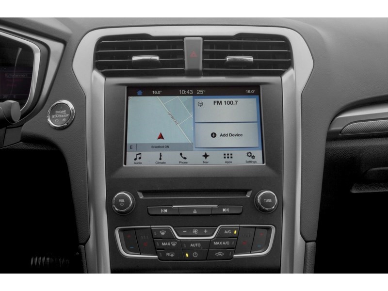 2018 Ford Fusion SE FWD Interior Shot 8