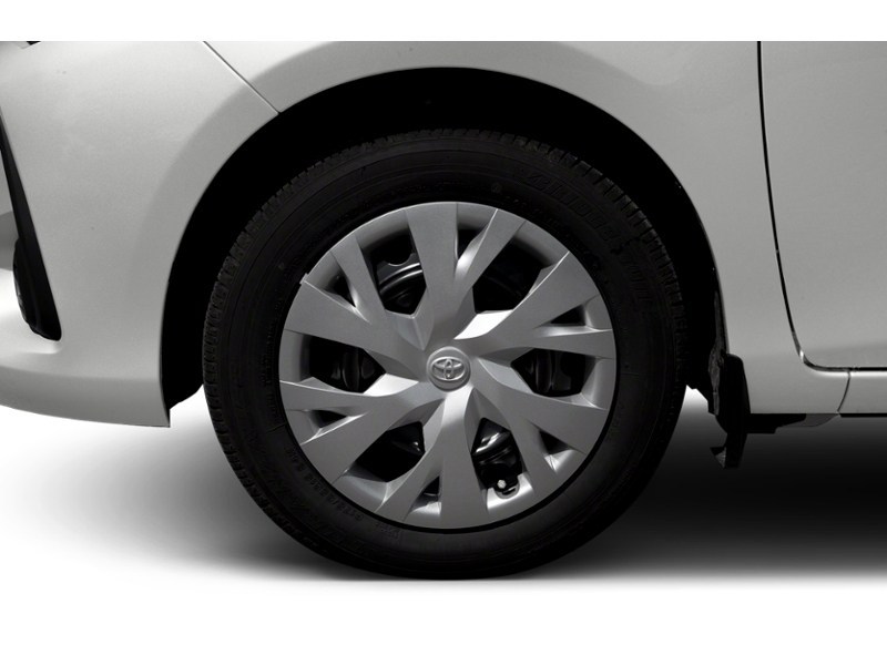 2019 Toyota Yaris Hatchback 5dr LE Auto Exterior Shot 5