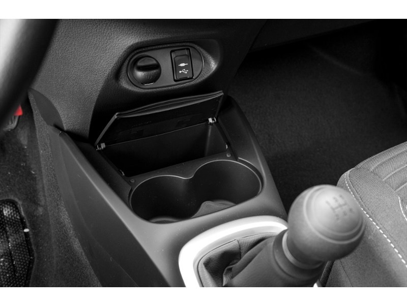 2019 Toyota Yaris Hatchback 5dr LE Auto Interior Shot 7