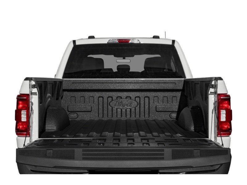 2022 Ford F-150 XLT 4WD SuperCrew 5.5' Box Exterior Shot 4