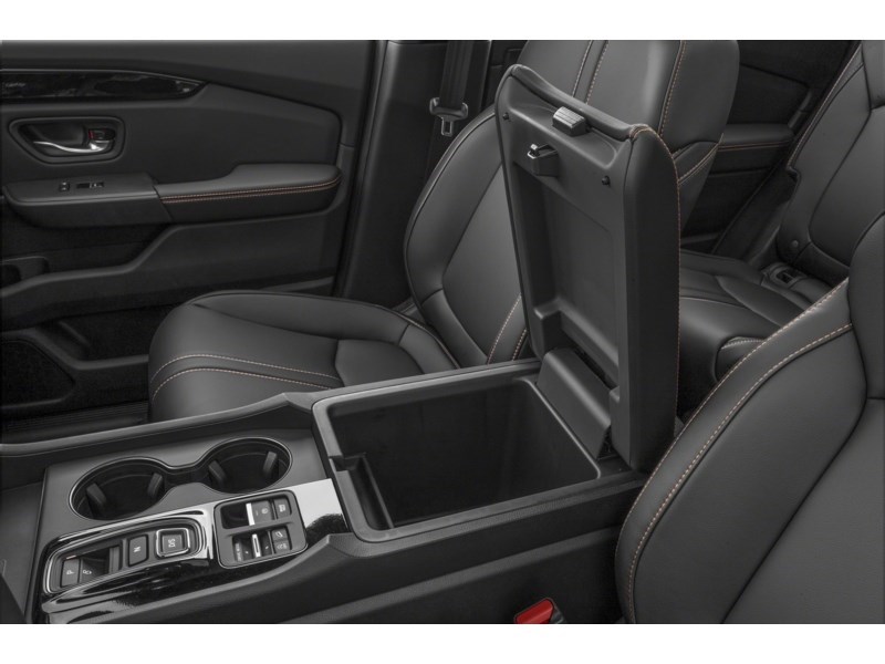 2023 Honda Pilot TrailSport AWD Interior Shot 7