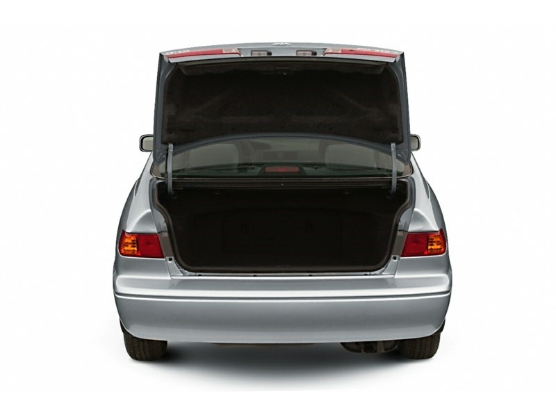 2001 Toyota Camry 4dr Sdn LE Auto Exterior Shot 5