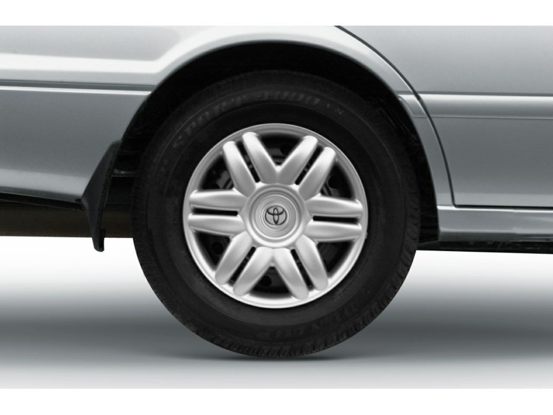 2001 Toyota Camry 4dr Sdn LE Auto Exterior Shot 6