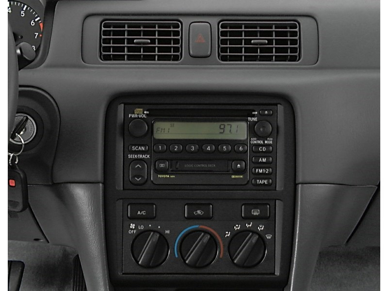 2001 Toyota Camry 4dr Sdn LE Auto Interior Shot 2