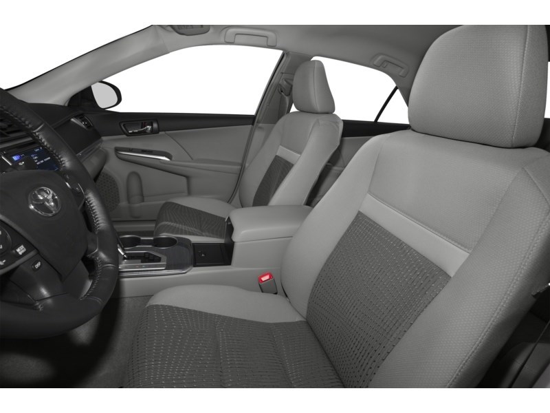 2014 Toyota Camry Hybrid 4dr Sdn LE Interior Shot 5