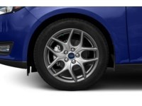 2015 Ford Focus 5dr HB SE Exterior Shot 5
