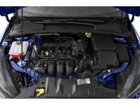 2015 Ford Focus 5dr HB SE Exterior Shot 3
