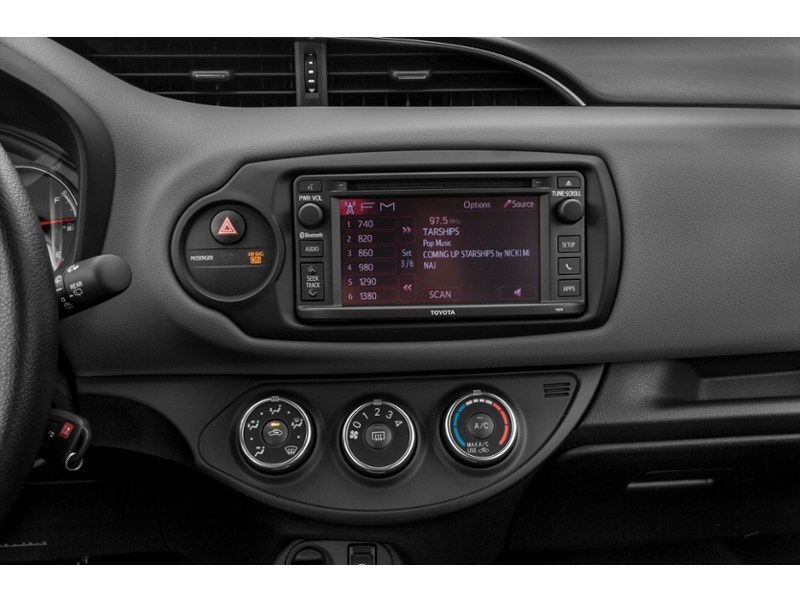 2016 Toyota Yaris 5dr HB Auto LE Interior Shot 2