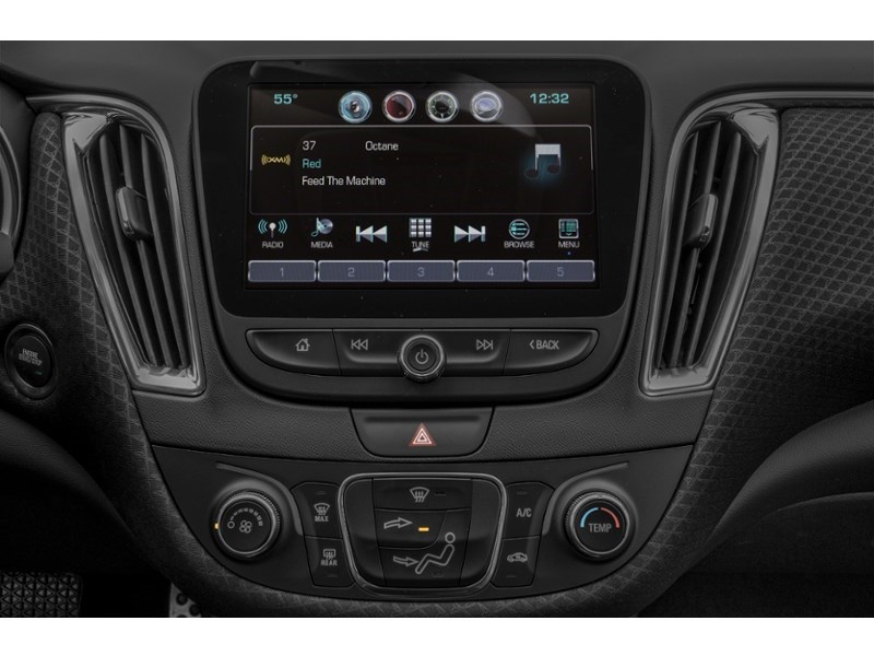 2018 Chevrolet Malibu 4dr Sdn LT w/1LT Interior Shot 2