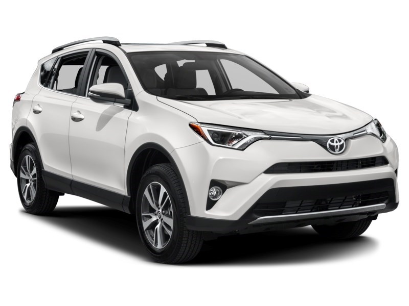 2016 Toyota RAV4 AWD 4dr XLE Exterior Shot 8